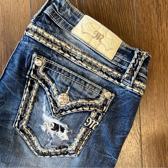 Miss me, midrise easy crop jean SZ 30/10 - Picture 2 of 7